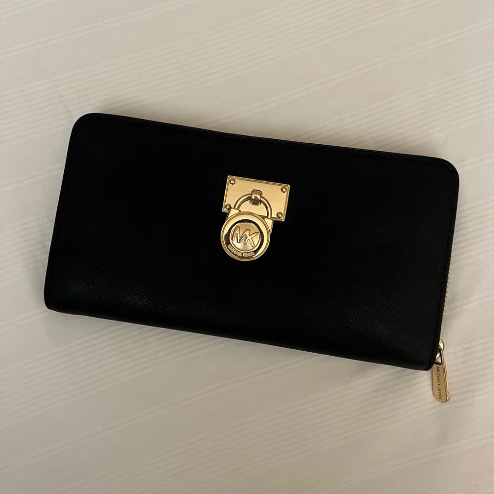 MICHAEL KORS Women’s Hamilton Traveler Large zip around wallet